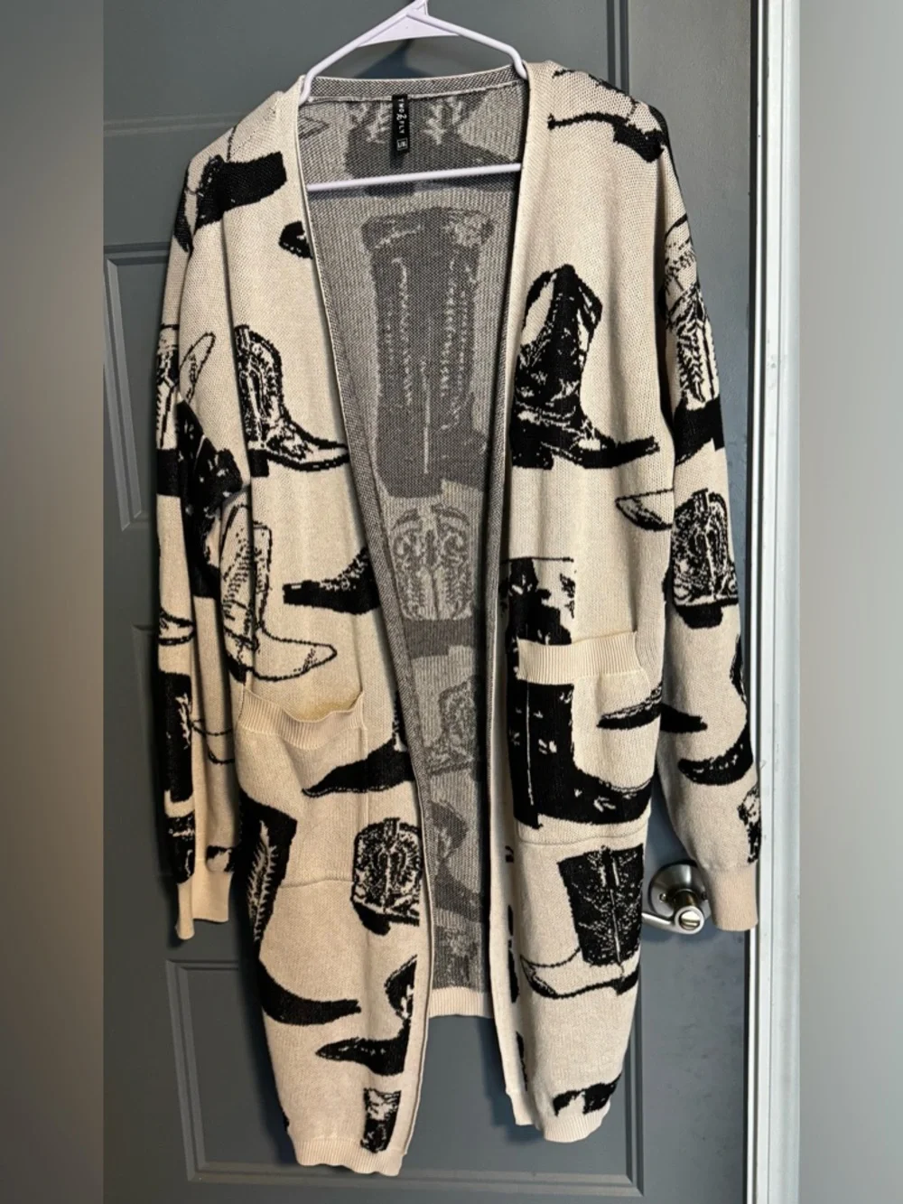 2 Fly Co. Western Boot Print Cream & Black Cardigan with Pockets Size L/XL - Picture 1 of 5
